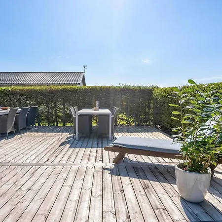 2 Bedroom Gorgeous Home In Hejls *