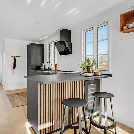 With A Fireplace 267 Semesterbostad