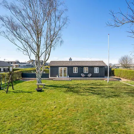 Semesterbostad With A Fireplace 267